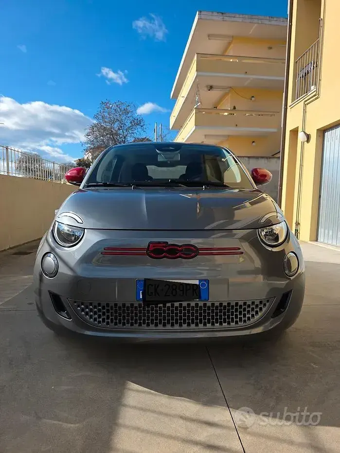 Usata Fiat 500e Red 69 kW (95 CV) 2022 Grigio