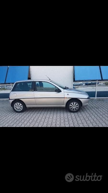 Usata Lancia Ypsilon 2000 Grigio Utilitaria