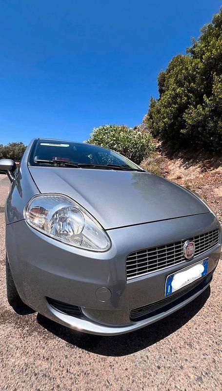 Usata Fiat Grande Punto 75 CV (55 kW) 2009 Grigio Utilitaria