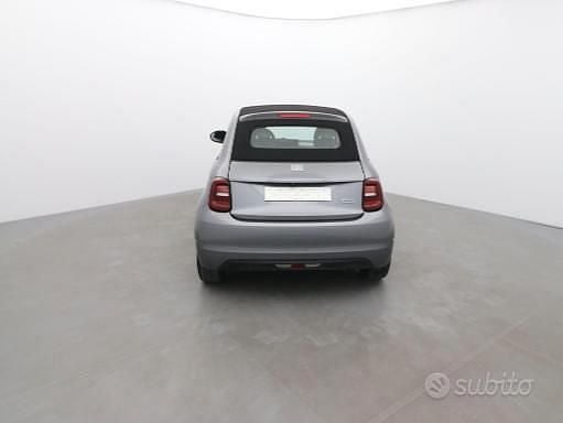 Usata Fiat 500e Icon 86 kW (118 CV) 2021 Grigio Cabrio