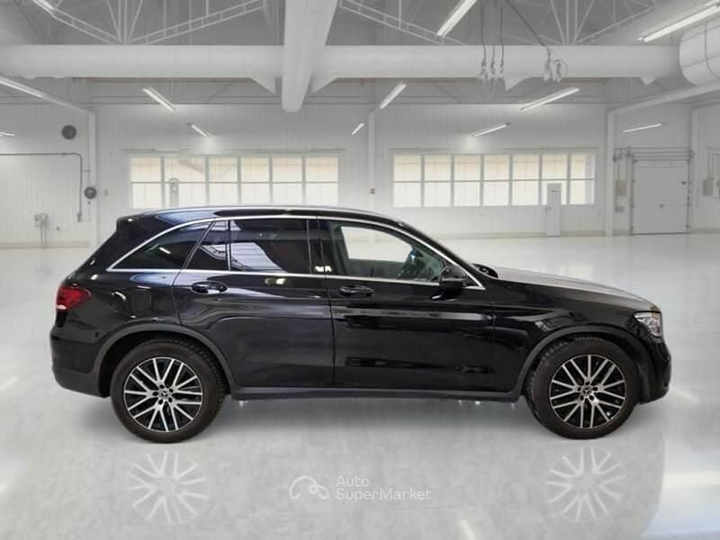 Usata Mercedes GLC200 163 CV (119 kW) 2021 Nero SUV