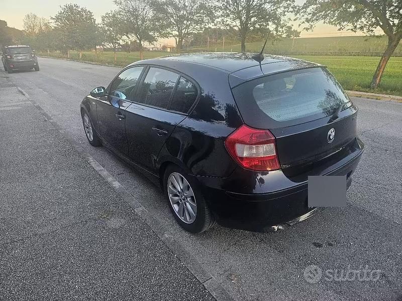 Usata BMW 118 Efficient Dynamics 122 CV (89 kW) 2006 Blu Utilitaria