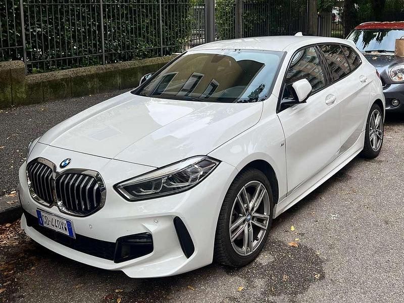 Usata BMW 116 M Sport 116 CV (85 kW) 2021 Bianco Utilitaria