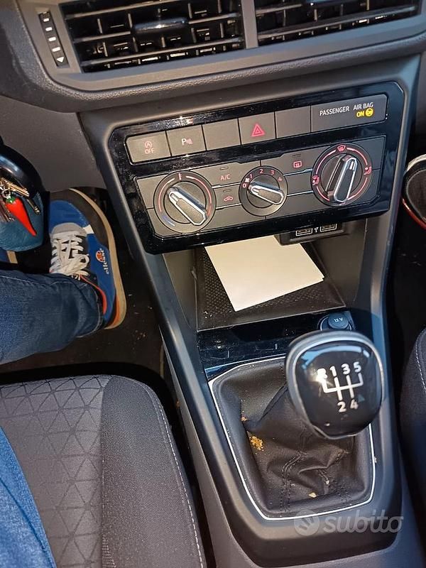 Usata VW T-Cross 95 CV (69 kW) 2020 Nero SUV
