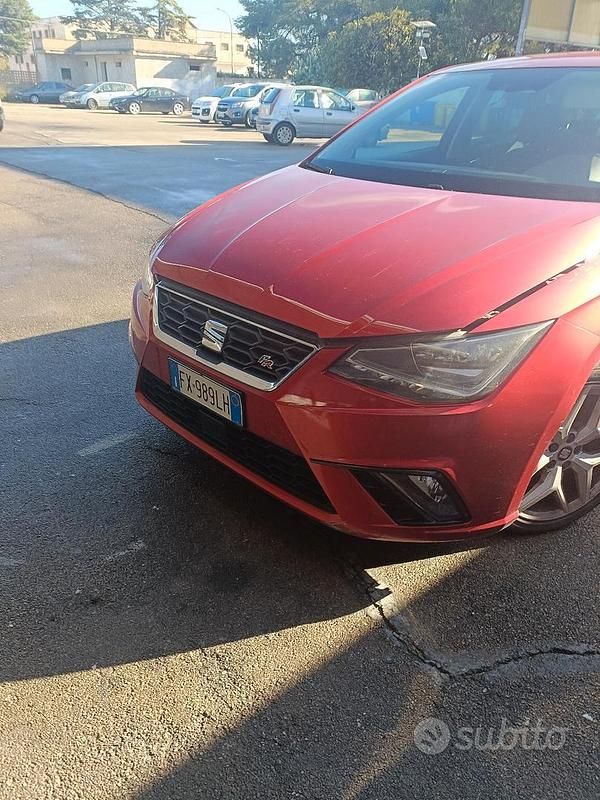 Rosso Usata 2019 Seat Ibiza FR Tre volumi | 8500 € (Molto cara) - Immagine 1/4