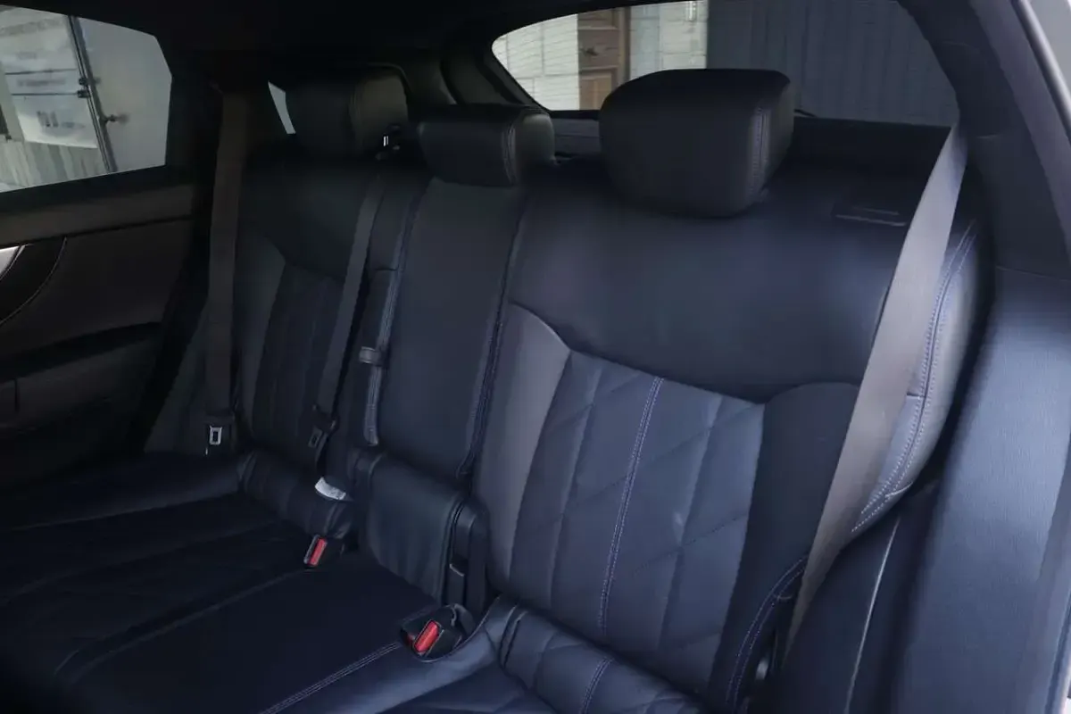 Usata Infiniti QX70 Premium 238 CV (175 kW) 2015 Grigio scuro SUV