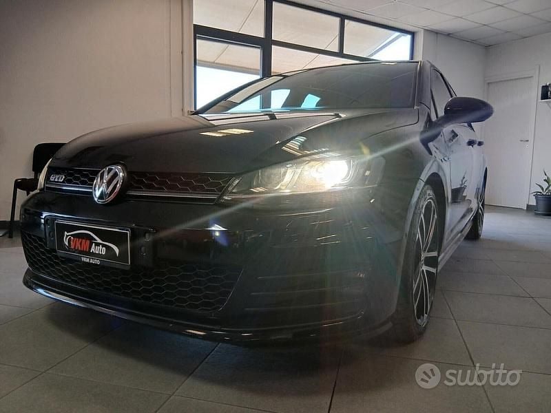 Nero Usata 2016 VW Golf GTD Tre volumi | 17.900 € (Buon prezzo) - Immagine 1/4