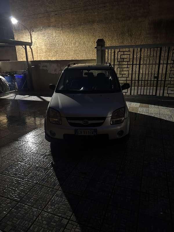 Usata Suzuki Ignis 99 CV (72 kW) 2005 Monovolume