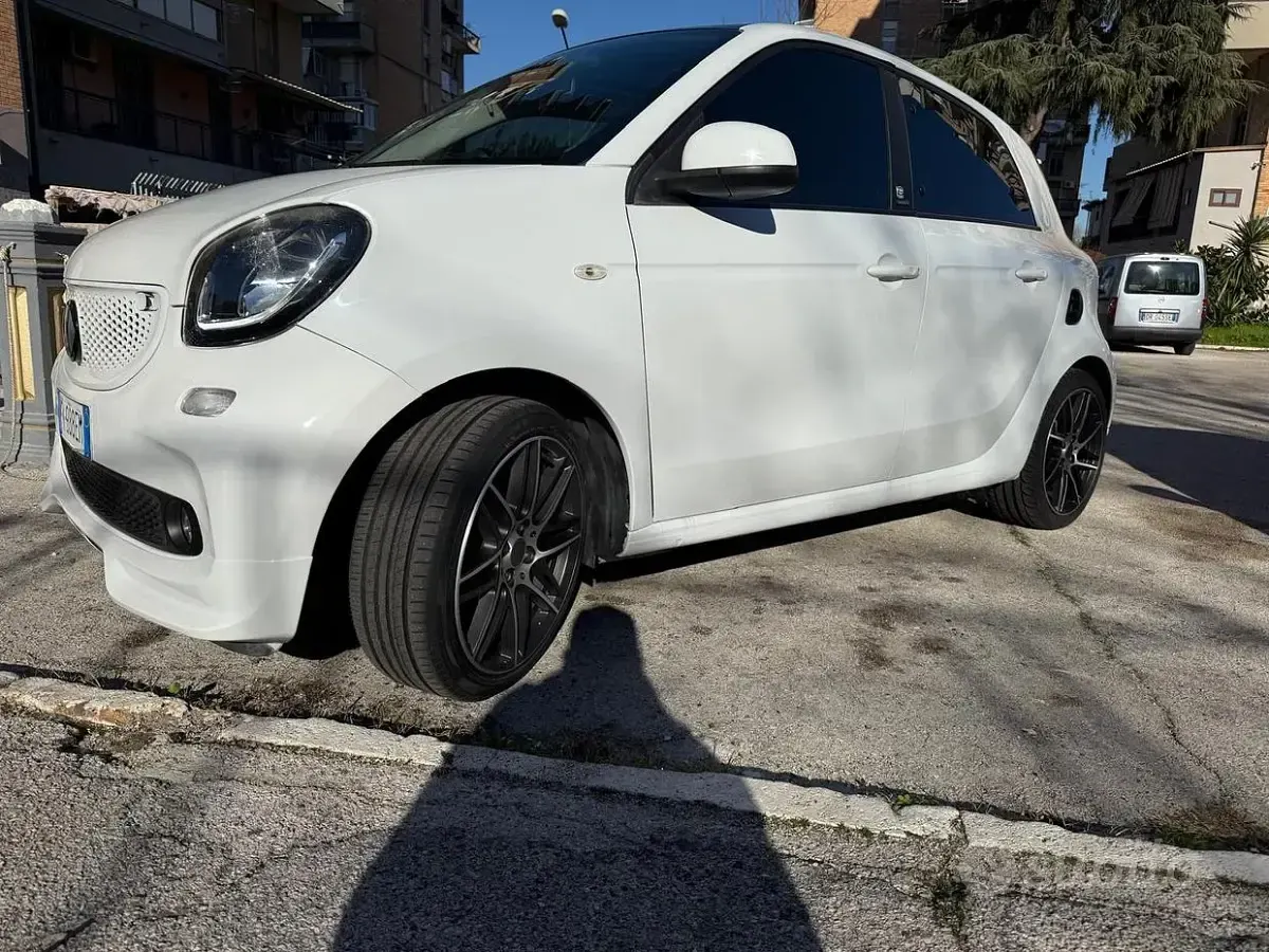 Usata Smart ForFour Brabus 109 CV (80 kW) 2017 Bianco Utilitaria