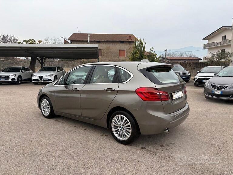 Usata BMW 216 Luxury Line 116 CV (85 kW) 2015 Grigio Station wagon