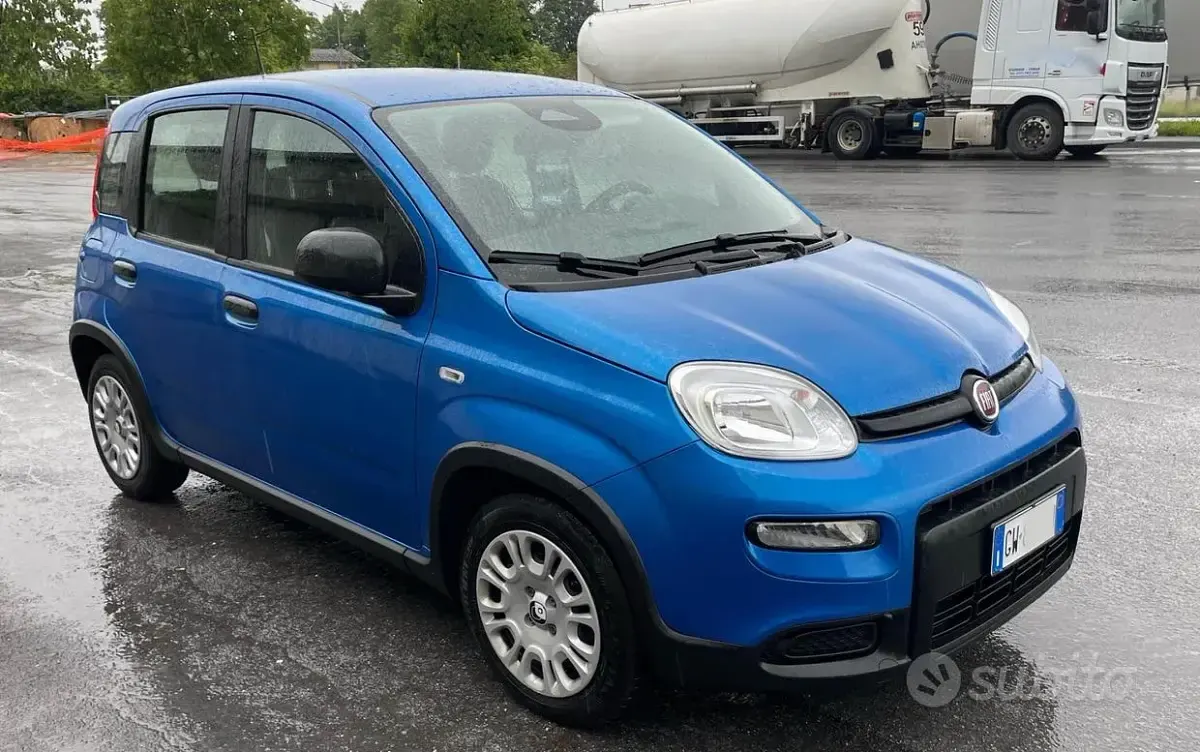 Usata Fiat Panda 70 CV (51 kW) 2024 Blu Utilitaria