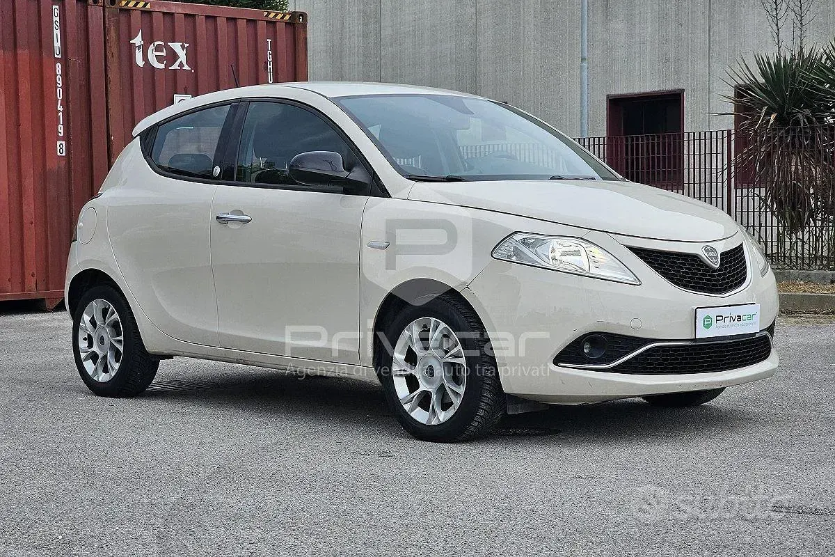 Usata Lancia Ypsilon S 95 CV (69 kW) 2016 Grigio Utilitaria