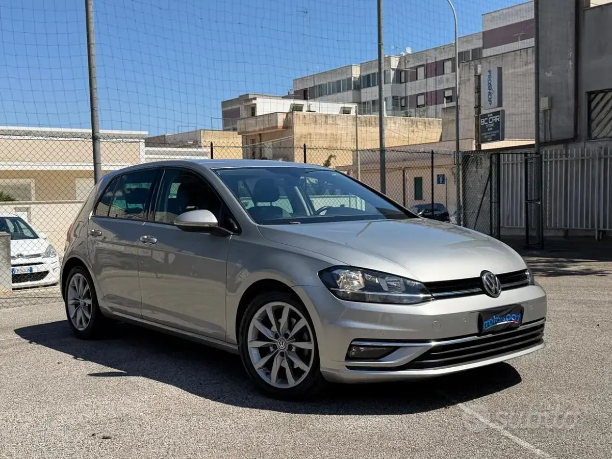 Używany VW Golf VII Executive 116 KM (85 kW) 2018 Szary Sedan/Limuzyna