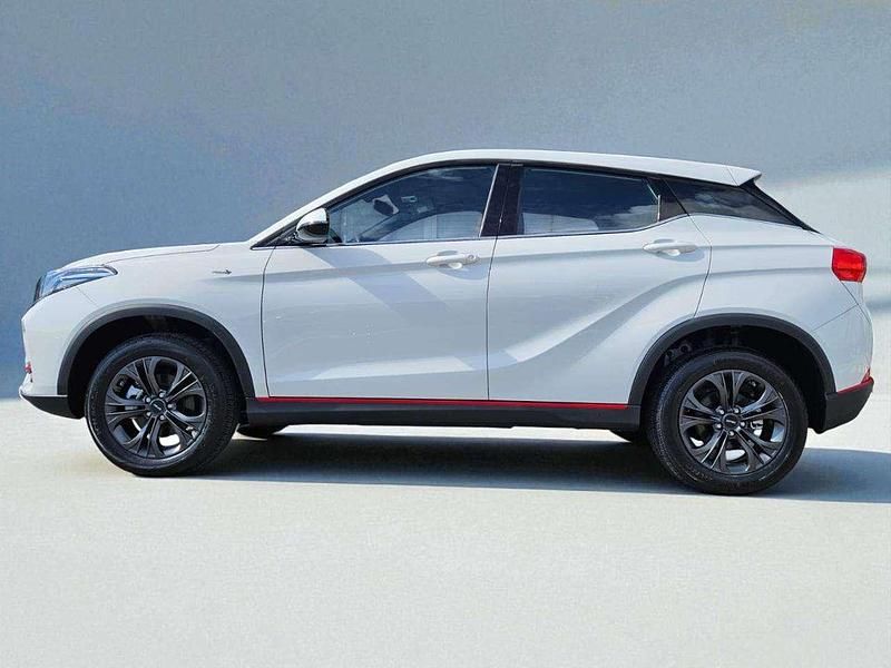 Usata DFSK Glory 500 106 CV (77 kW) 2024 Bianco pastello Berlina