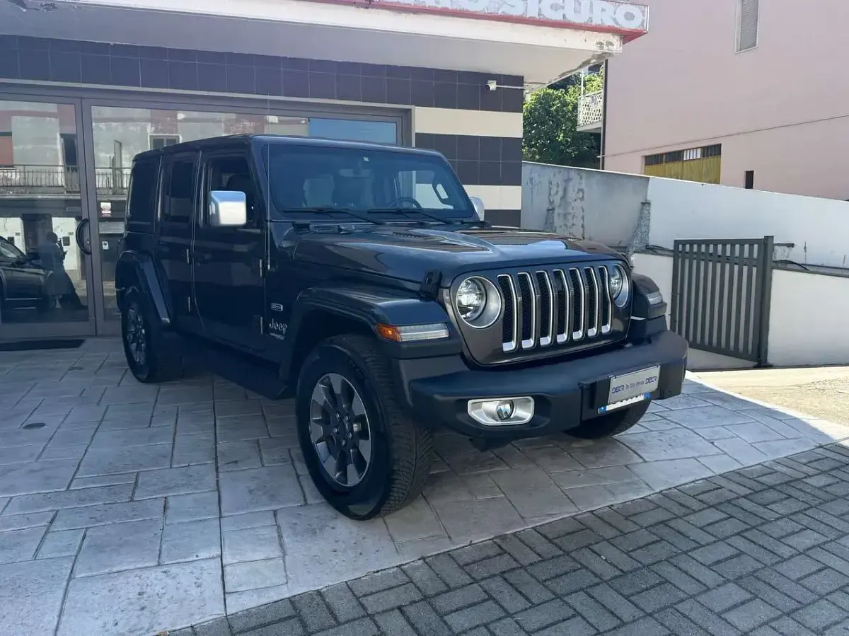 Usata Jeep Wrangler Overland 272 CV (200 kW) 2020 Grigio SUV