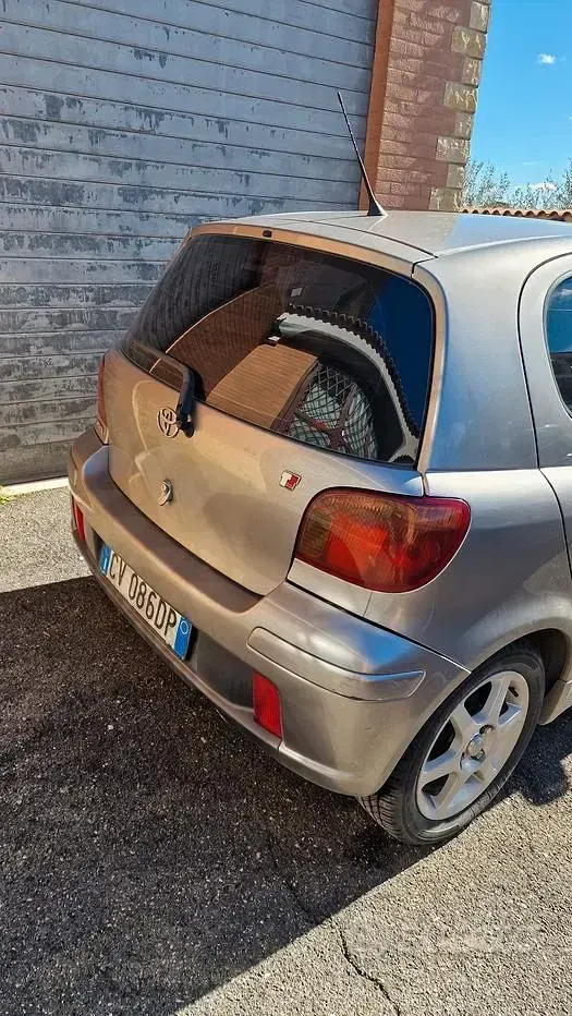Usata Toyota Yaris 105 CV (77 kW) 2025 Marrone Utilitaria