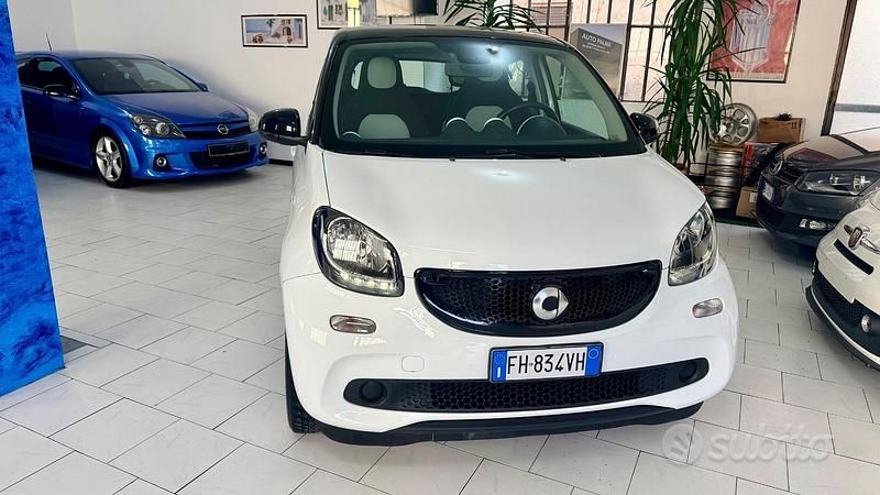 Usata Smart ForFour Prime 70 CV (51 kW) 2017 Bianco Utilitaria
