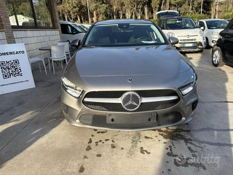 Usata Mercedes A180 116 CV (85 kW) 2020 Grigio Berlina