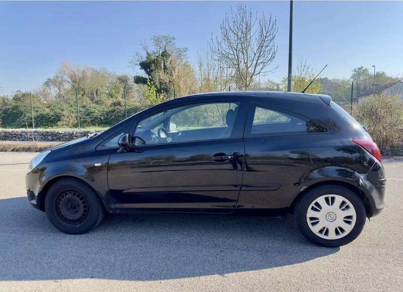 Usata Opel Corsa Sport 80 CV (58 kW) 2007 Nero Berlina