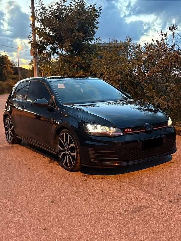 Usata VW Golf VII GTI 220 CV (161 kW) 2013 Berlina