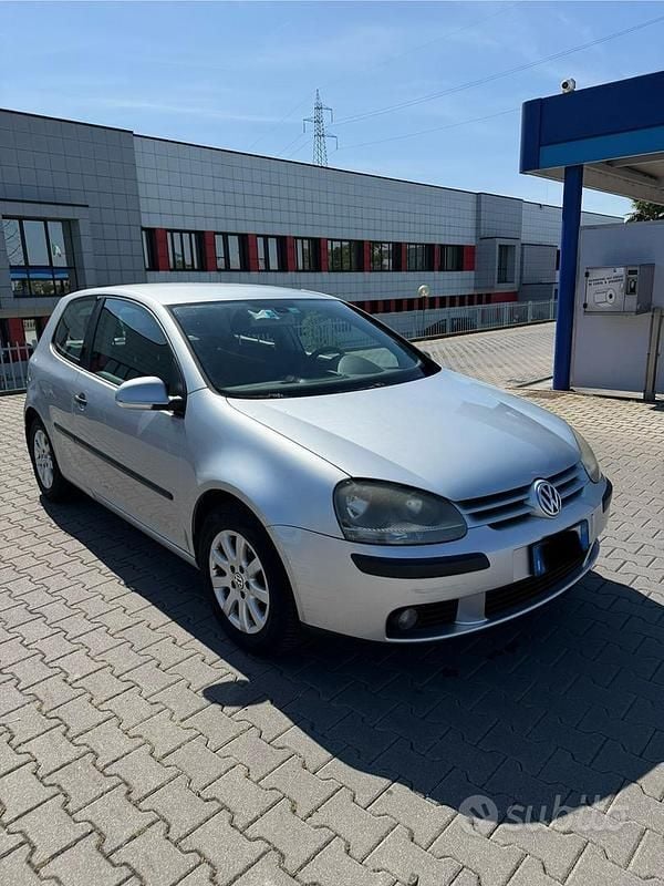 Usata VW Golf IV 2004 Grigio Utilitaria