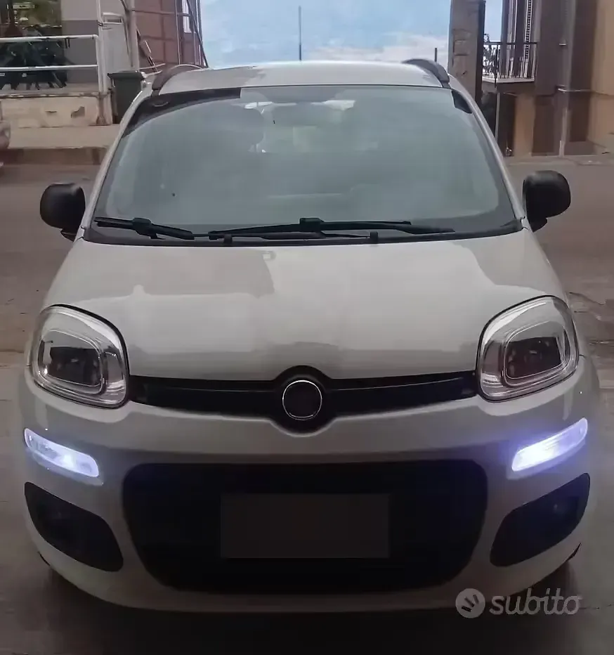 Usata Fiat Panda Lounge 75 CV (55 kW) 2014 Bianco Utilitaria