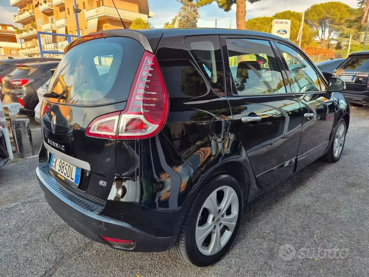 Usata Renault Scénic Dynamique 130 CV (95 kW) 2011 Marrone Monovolume