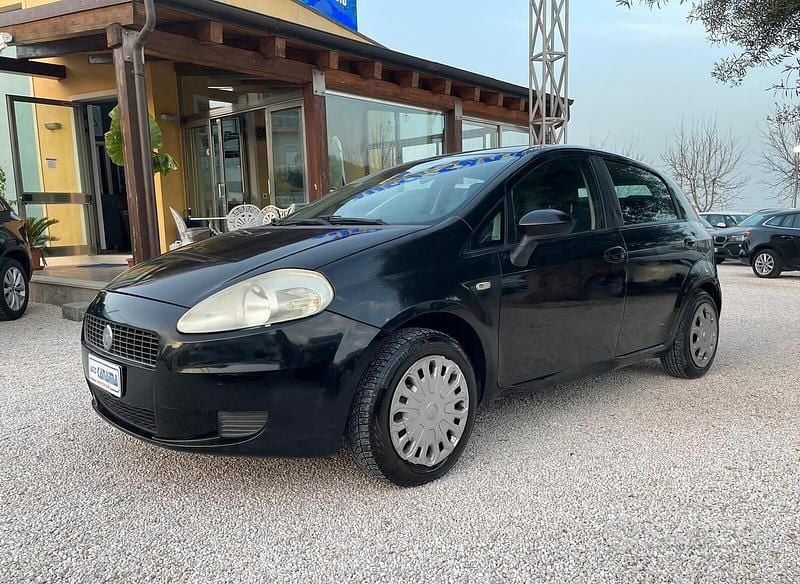 Usata Fiat Grande Punto 65 CV (47 kW) 2007 Nero Utilitaria