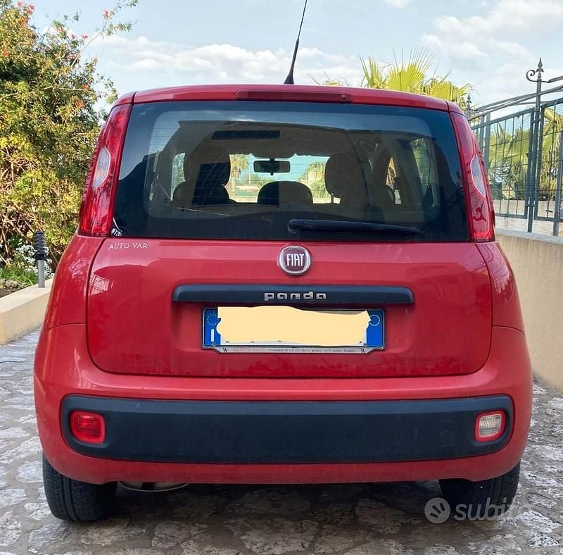 Usata Fiat Panda Easy 69 CV (50 kW) 2019 Rosso Utilitaria