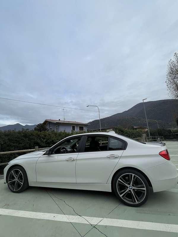 Usata BMW 318 Efficient Dynamics 143 CV (105 kW) 2014 Berlina