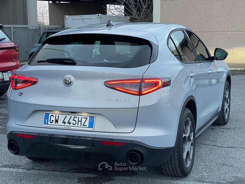 Usata Alfa Romeo Stelvio Sprint 210 CV (154 kW) 2024 Blu SUV