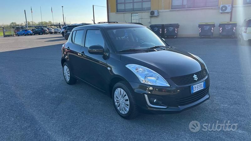 Usata Suzuki Swift Cool 94 CV (69 kW) 2015 Nero Utilitaria