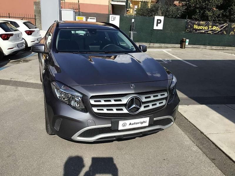 Usata Mercedes GLA220 Executive 177 CV (130 kW) 2018 Grigio SUV