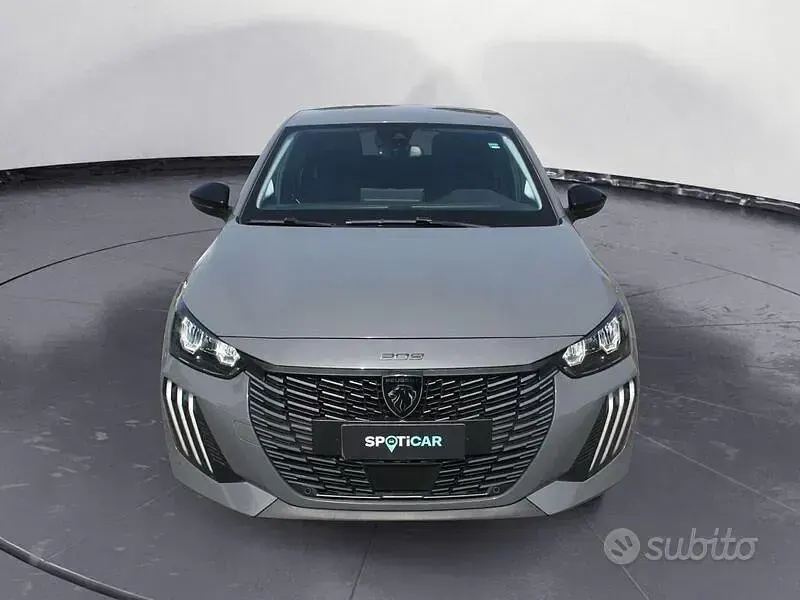 Usata Peugeot 208 Allure 101 CV (74 kW) 2025 Grigio Utilitaria
