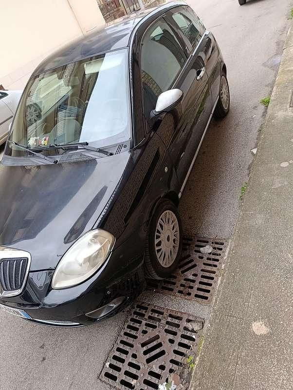 Usata Lancia Ypsilon 75 CV (55 kW) 2007 Utilitaria