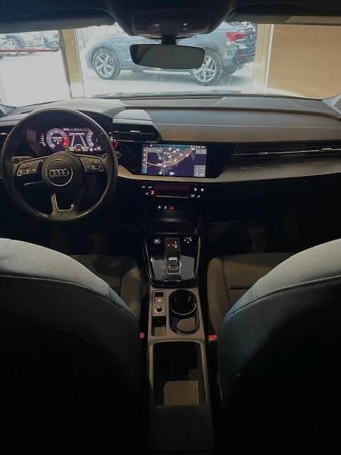 Usata Audi A3 Edition .1 150 CV (110 kW) 2020 Blu Berlina