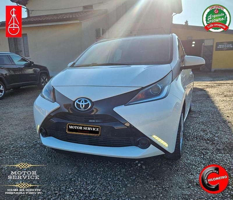 Usata Toyota Aygo 69 CV (50 kW) 2015 Bianco Utilitaria