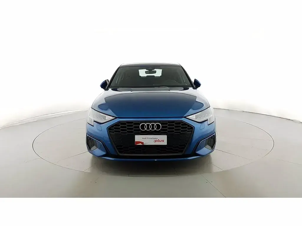 Usata Audi A3 Sportback Business 110 CV (80 kW) 2022 Blu atollo met Utilitaria