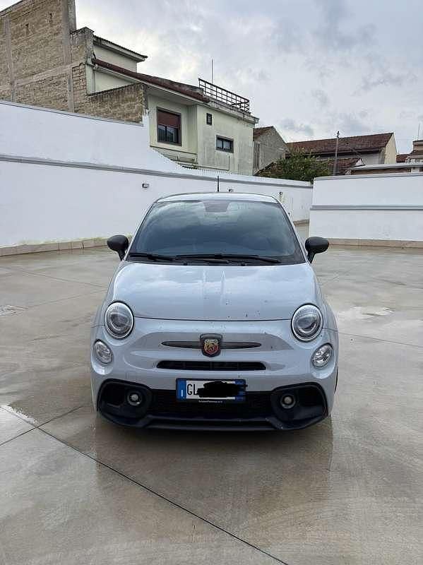 Usata 2022 Abarth 695 Due volumi | 25.000 € - Immagine 1/4