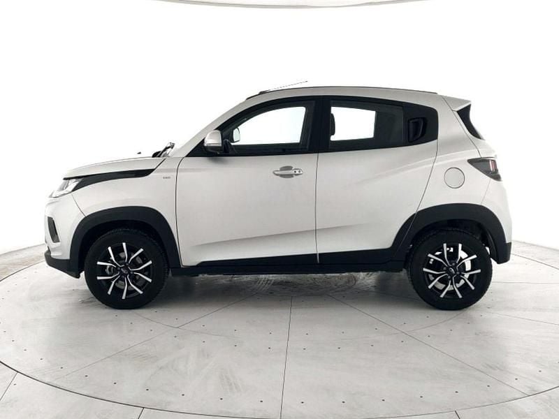 Usata Mahindra KUV100 86 CV (63 kW) 2025 Argento SUV
