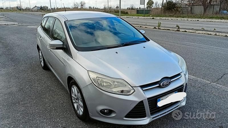 Usata Ford Focus 115 CV (84 kW) 2013 Grigio Station wagon