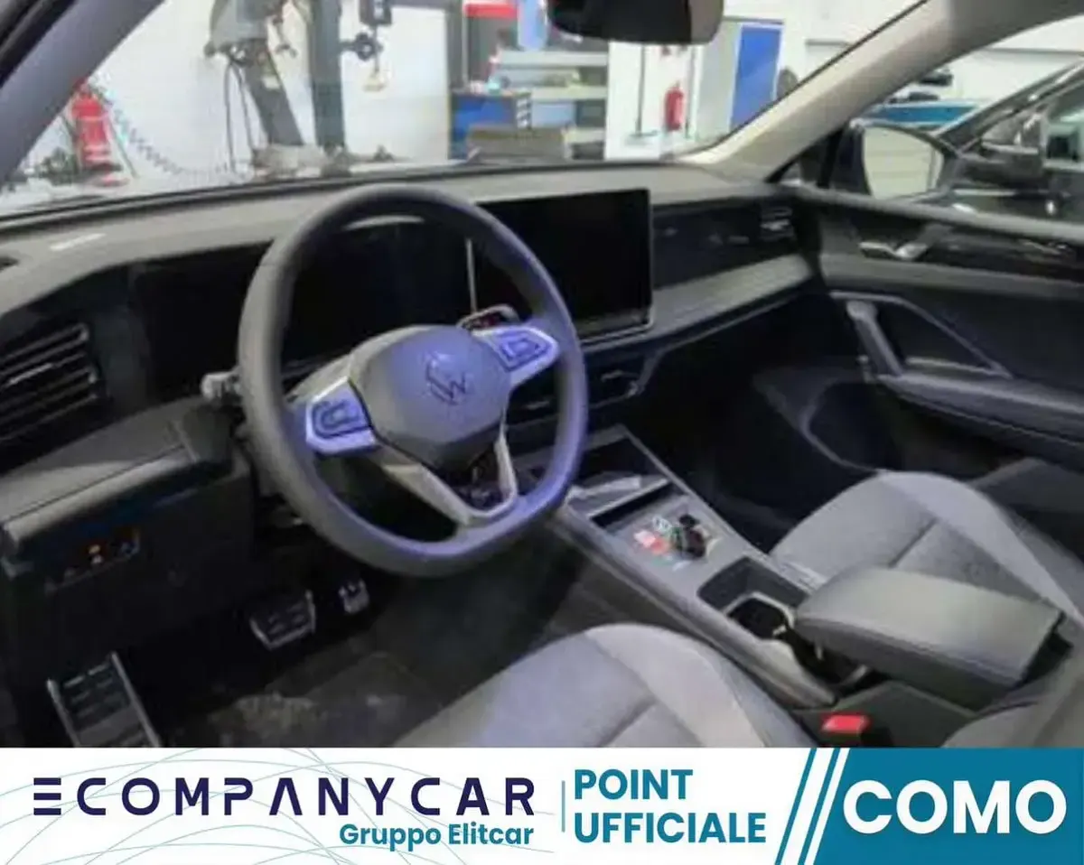 Usata VW Tiguan Life 131 CV (96 kW) 2025 Grenadill black metallizzato SUV