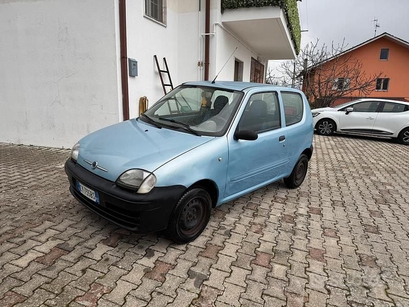 Usata Fiat 600 54 CV (39 kW) 2006 Berlina
