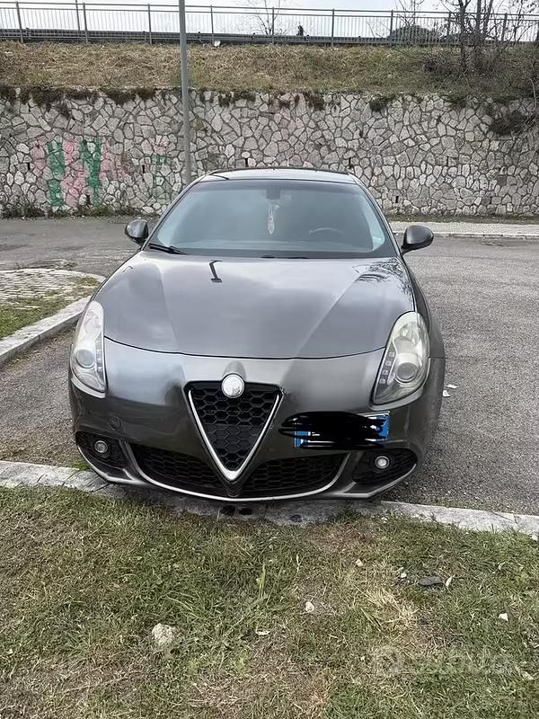 Usata Alfa Romeo Giulietta Progression 140 CV (102 kW) 2012 Grigio Utilitaria