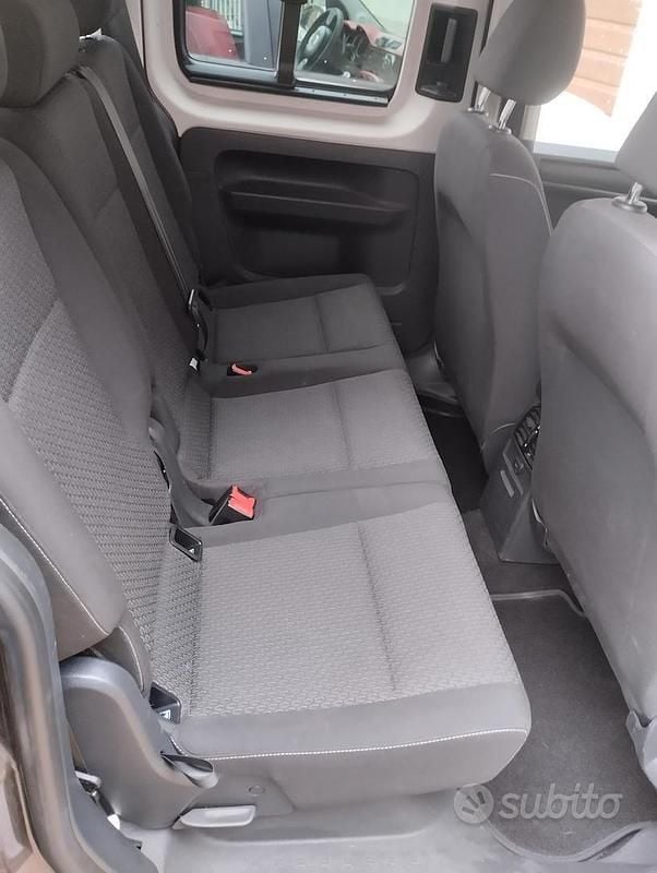 Usata VW Caddy Maxi 102 CV (75 kW) 2016 Marrone Monovolume