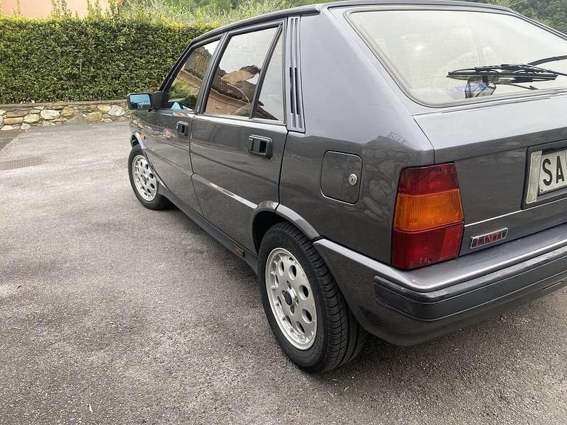 Usata Lancia Delta 140 CV (102 kW) 1988 Utilitaria