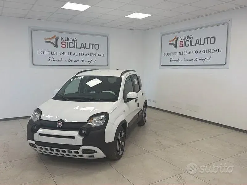 Nuova Fiat Panda Cross 65 CV (47 kW) 2026 Bianco Utilitaria
