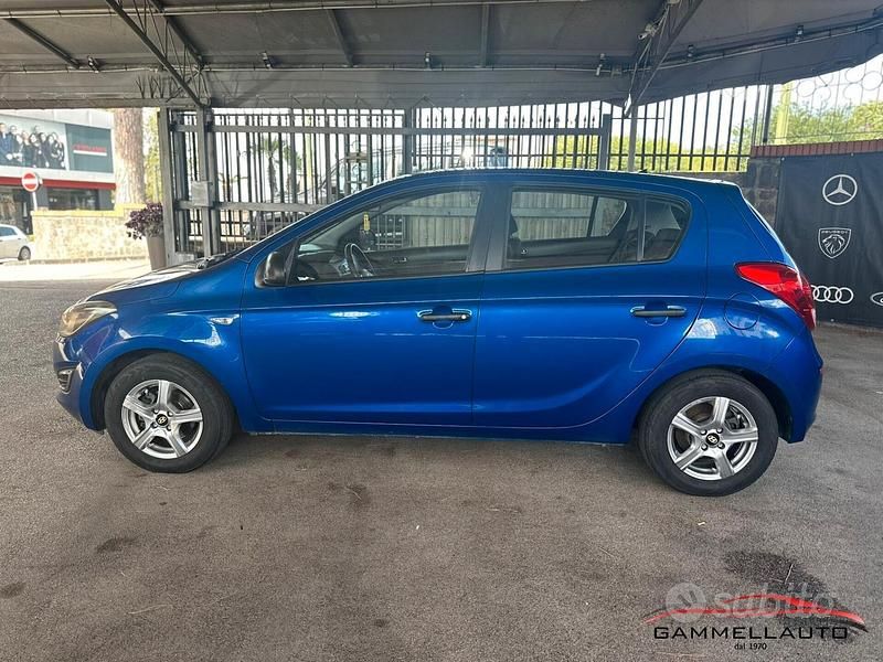 Usata Hyundai i20 Classic 84 CV (61 kW) 2014 Blu Utilitaria