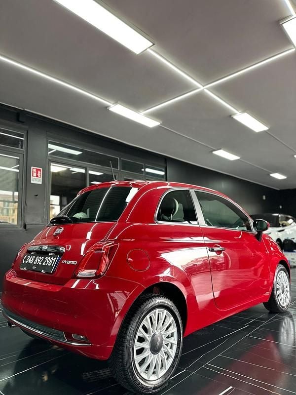 Begagnad Fiat 500 Dolcevita 69 HK (50 kW) 2024 Röd Halvkombi