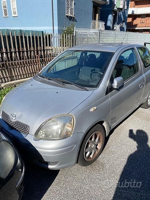 Usata Toyota Yaris Sol 2005 Grigio Berlina